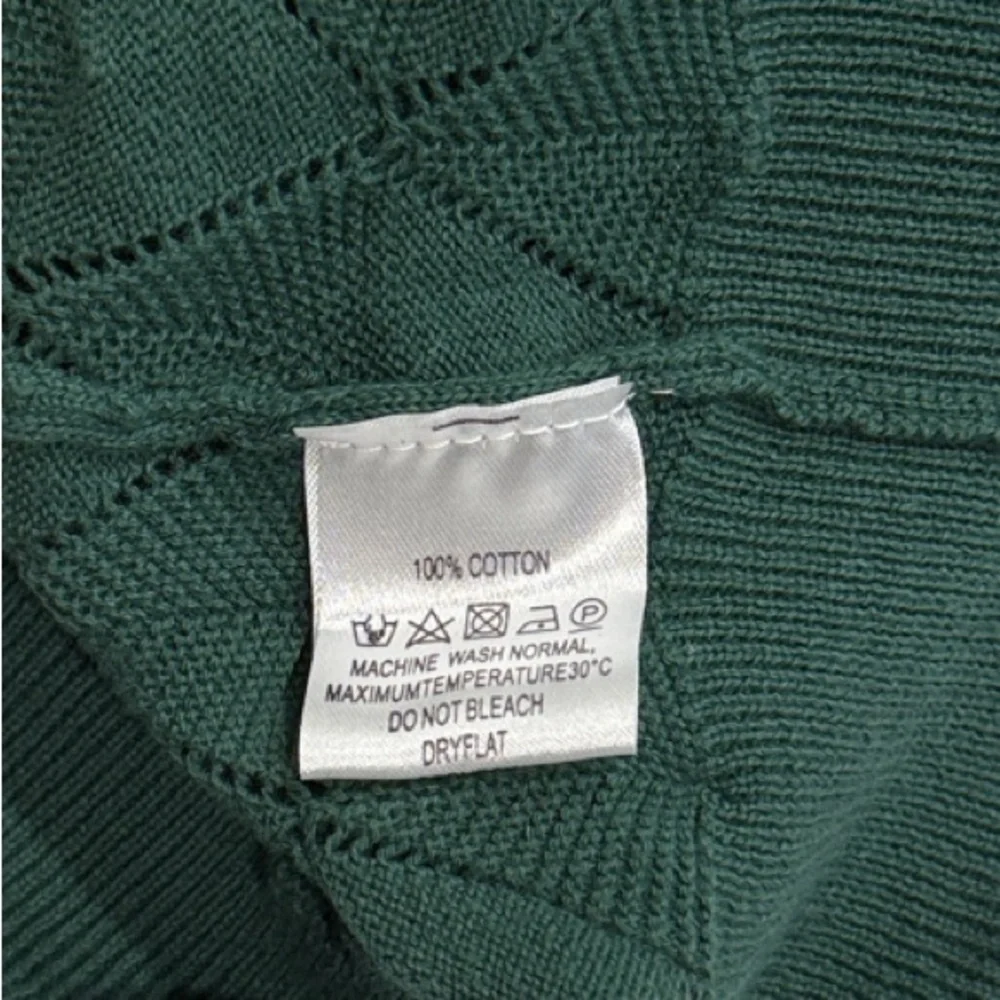 Vintage Green Short-Sleeve Knit Cardigan Sweater. Gently loved. - Picture 6 of 6